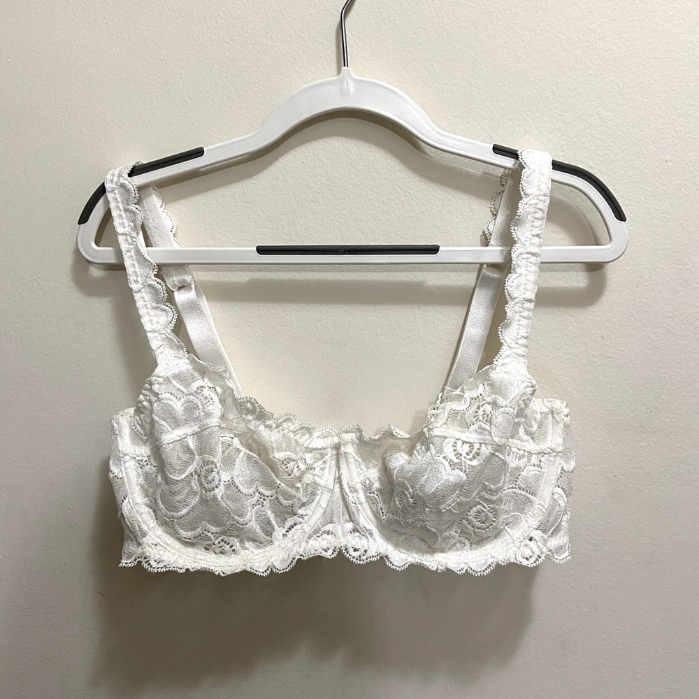 Barbara Paris White Floral Lace Bralette